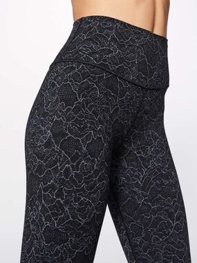 Lululemon Align Crop Lacescape size 4